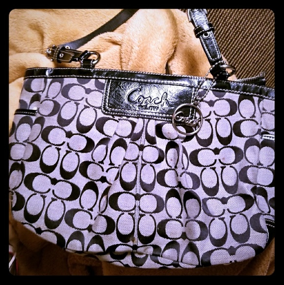 Coach Signature Bag - Picture 1 of 6